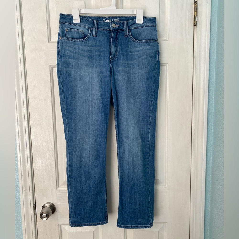 Women’s straight mid rise jeans